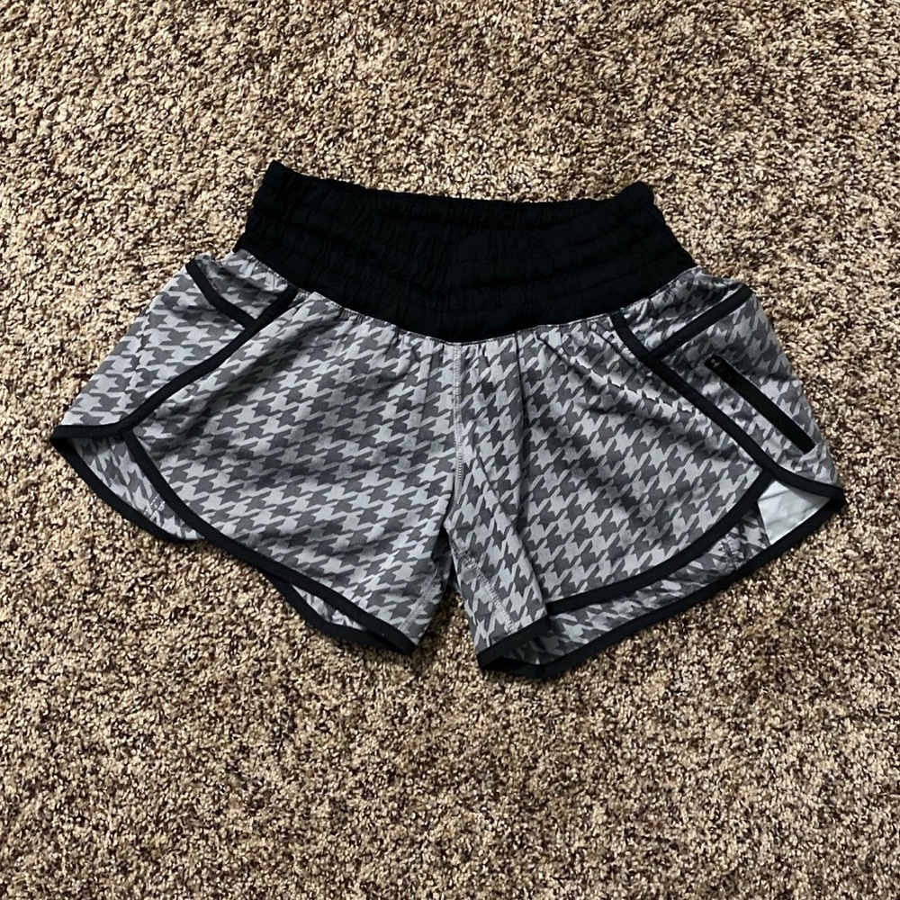 Lululemon Houndstooth Run Times Shorts, Sz 6